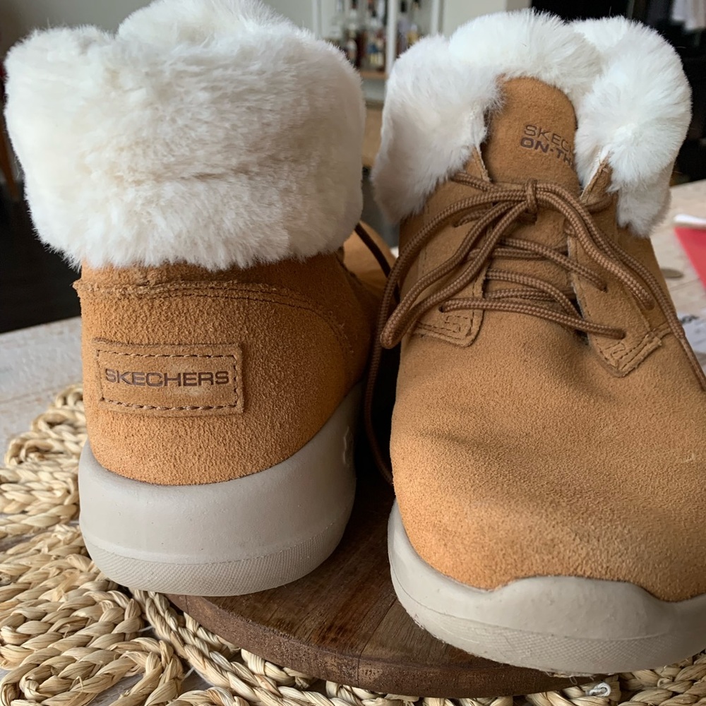 Sketchers On The Go Boots